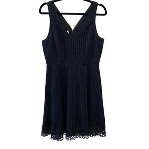 Donna Morgan Black Eyelet Lace overlay v-neck fit & flare dress Size 6